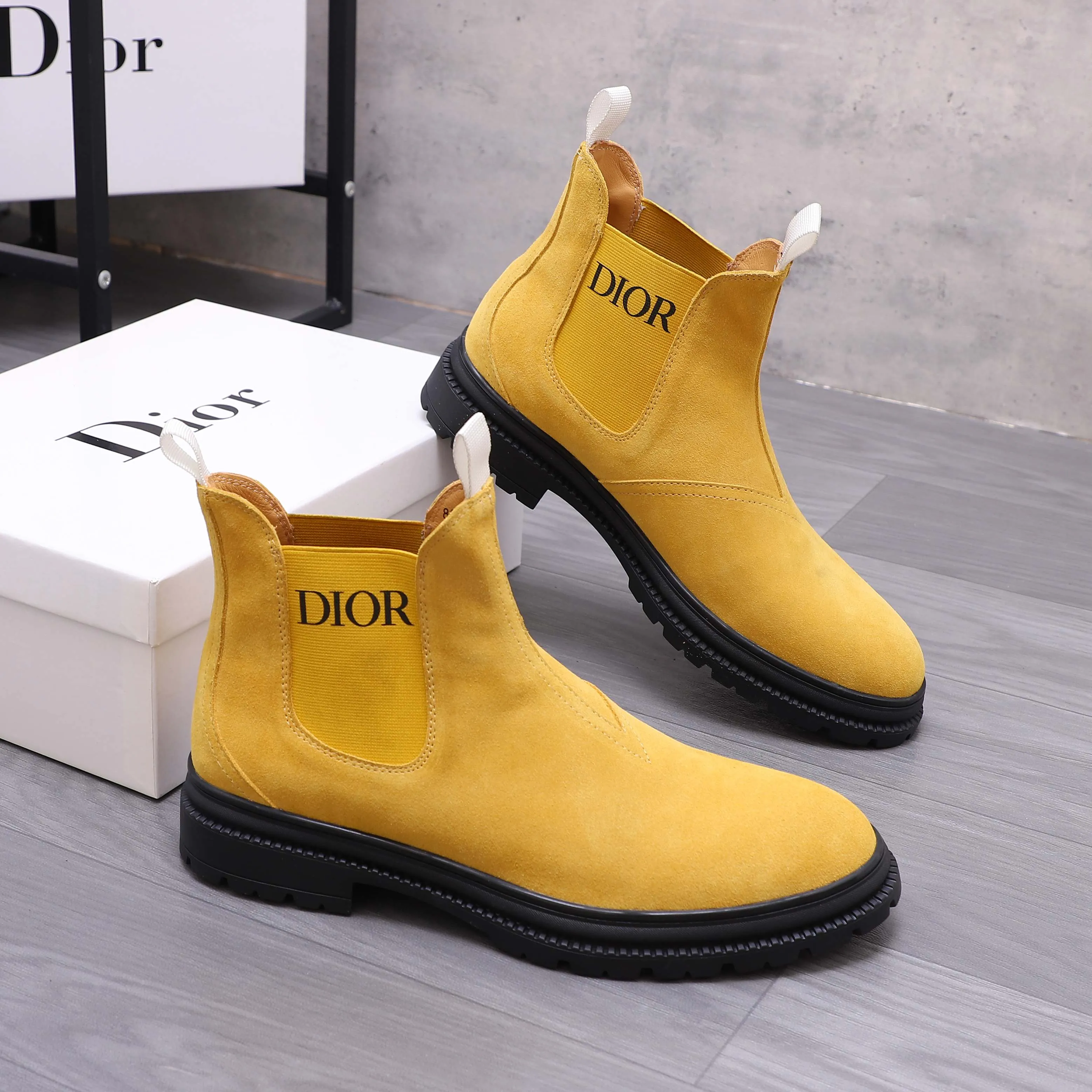 Men's shoes 💰500 Product trademark: Dior "Dior" high-top casual shoes Regular size: 38-45 (45 is custom-made and non-returnable) Product materials: Selected frosted cowhide upper, cowhide lining, rubber non-slip outsole